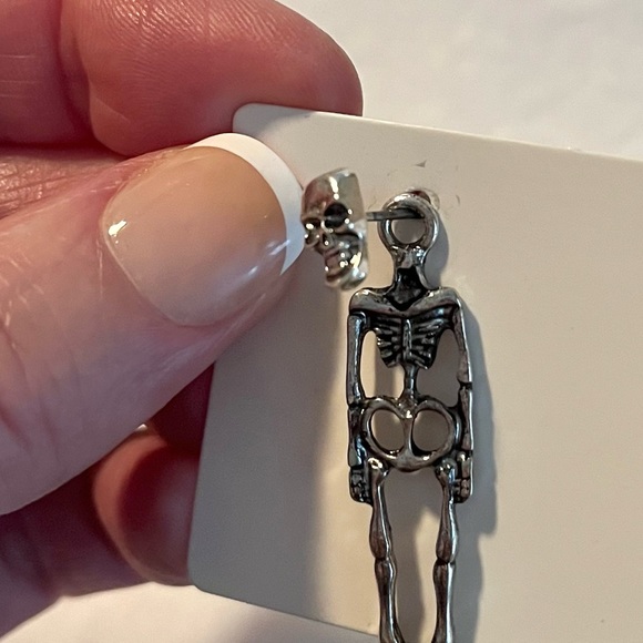 🌟3/$12 NEW Skeleton Pierced Earrings - Picture 7 of 7